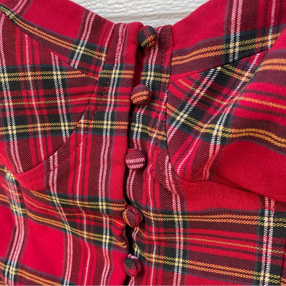 FOREVER 21 size M crop top plaid red with buttons down the front. - Picture 5 of 8